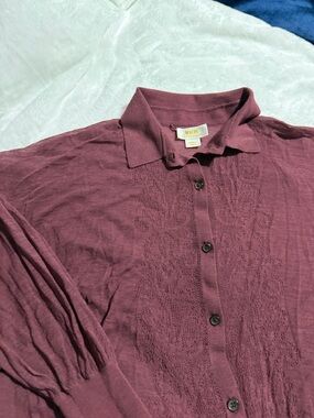 Maeve Women’s Button-Up Shirt in Burgundy -